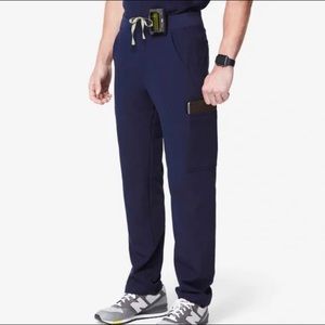 FIGS Men’s Axim™ Cargo Scrub Pants Size L